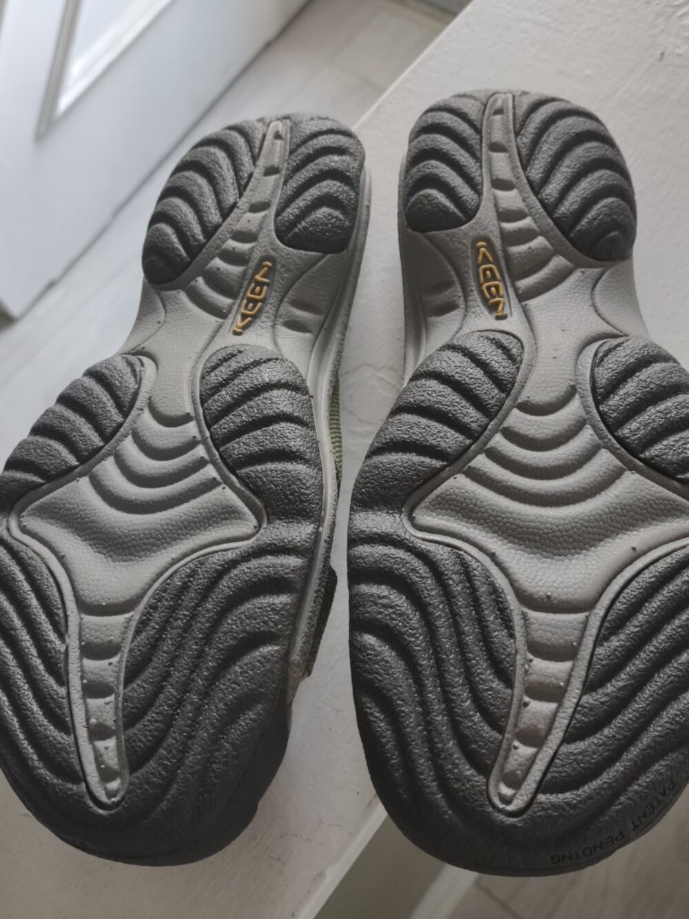 Keen slip on sandals - size 8.5 - comfortable arch support - flip flop - green - Picture 5 of 6